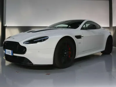 Usata Aston Martin Vantage 572 CV (420 kW) 2014 Bianco perla Coupé