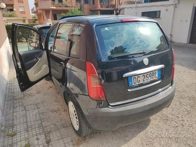 Usata Lancia Musa 90 CV (66 kW) 2007 Nero Monovolume