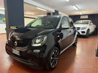Usata Smart ForFour Prime 71 CV (52 kW) 2015 Nero Utilitaria