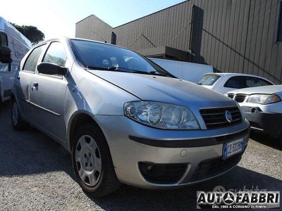 Usata Fiat Punto Active 60 CV (44 kW) 2006 Grigio chiaro Utilitaria