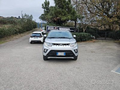 Usata Mahindra KUV100 87 CV (63 kW) 2022 Grigio SUV
