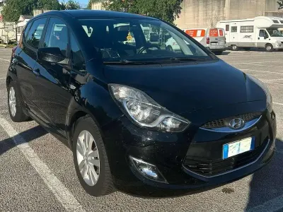 Usata Hyundai ix20 Comfort 77 CV (56 kW) 2011 Nero Utilitaria