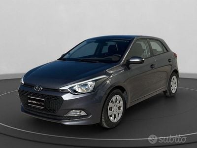 Grigio Usata 2017 Hyundai i20 Classic Berlina | 8500 € (Buon prezzo)