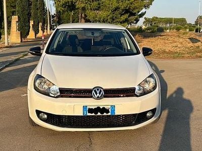 Usata VW Golf VI 105 CV (77 kW) 2011 Bianco Utilitaria