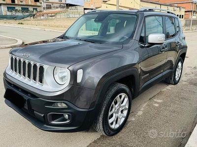 Usata Jeep Renegade Longitude 140 CV (102 kW) 2017 Grigio SUV