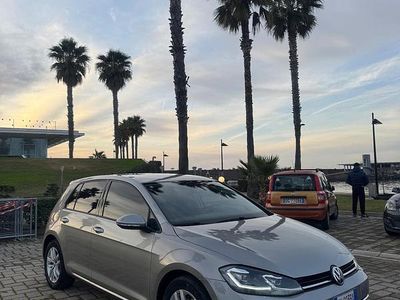 Usata VW Golf VII Highline 110 CV (80 kW) 2018 Grigio Berlina