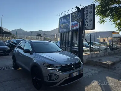 Usata VW T-Roc Style 110 CV (80 kW) 2023 Grigio SUV