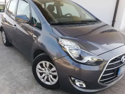 Usata Hyundai ix20 Comfort 90 CV (66 kW) 2016 Grigio Utilitaria