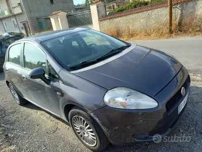 Usata Fiat Grande Punto 90 CV (66 kW) 2008 Grigio Utilitaria