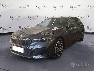 Usata BMW 520 M Sport 197 CV (144 kW) 2025 Grigio Station wagon