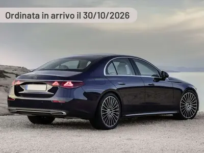 Usado Mercedes E200 Advanced 163 CV (119 kW) 2024 Plateado Berlina