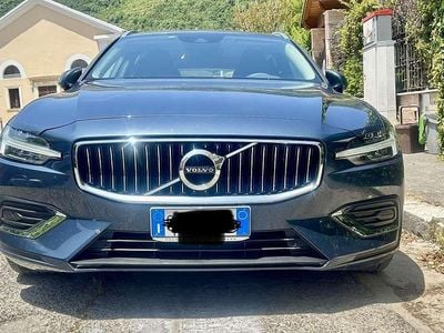 Usata Volvo V60 Momentum 190 CV (139 kW) 2020 Blu/azzurro Station wagon