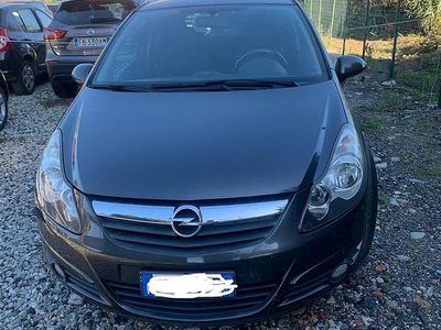 Usata Opel Corsa 75 CV (55 kW) 2010 Berlina
