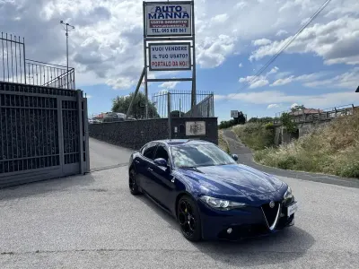 Usata Alfa Romeo Giulia 150 CV (110 kW) 2016 Blu/azzurro Berlina