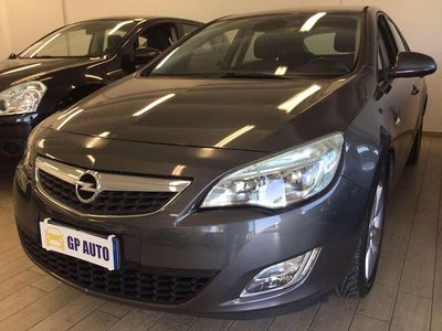 Usata Opel Astra 101 CV (74 kW) 2010 Grigio Berlina