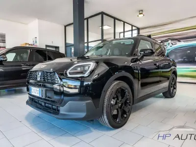 Nuova Mini Cooper Countryman Favoured 163 CV (119 kW) 2025 Nero SUV