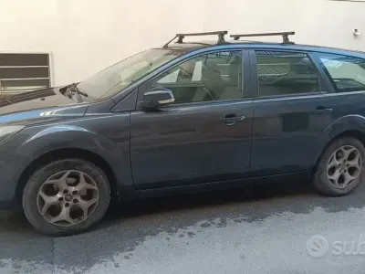 Usata Ford Focus 109 CV (80 kW) 2010 Grigio Station wagon