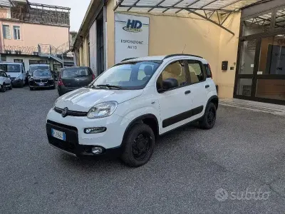 Usata Fiat Panda 4x4 S 84 CV (61 kW) 2017 Bianco Utilitaria