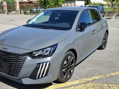 Usata Peugeot 208 Active 101 CV (74 kW) 2024 Utilitaria