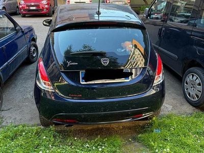 Usata Lancia Ypsilon 60 CV (44 kW) 2021 Blu Utilitaria