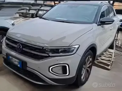 Usata VW T-Roc Style 150 CV (110 kW) 2022 Beige SUV