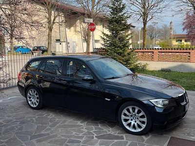 Usata BMW 320 160 CV (117 kW) 2006 Nero Station wagon
