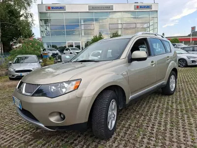 Usata Mitsubishi Outlander Instyle 140 CV (102 kW) 2007 Bronzo SUV