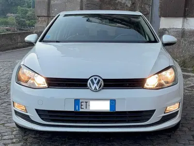 Usata VW Golf VII Highline 105 CV (77 kW) 2013 Bianco Berlina