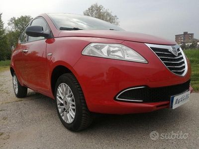 Usata Lancia Ypsilon Gold 85 CV (62 kW) 2014 Rosso Utilitaria