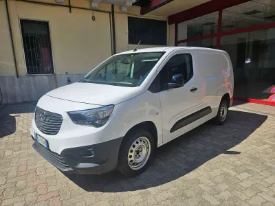 Usata Opel Combo 102 CV (75 kW) 2024 Bianco Monovolume