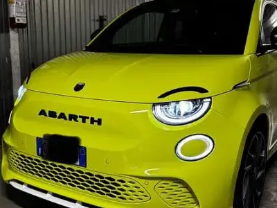 Usata Abarth 500e Scorpionissima 114 kW (155 CV) 2023 Utilitaria