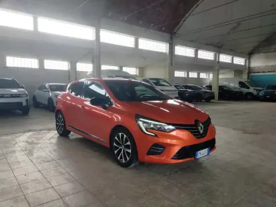 Usata Renault Clio V Techno 101 CV (74 kW) 2023 Blu Utilitaria