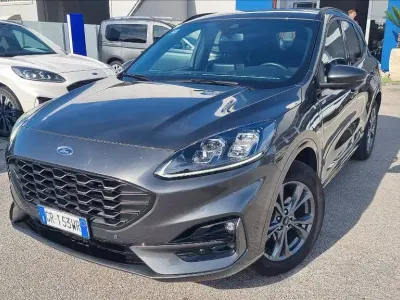 Usata Ford Kuga ST-Line X 225 CV (165 kW) 2023 Grigio metallizzato SUV