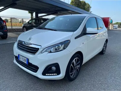 Usata Peugeot 108 Allure 72 CV (52 kW) 2021 Bianco Berlina