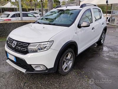 Usata Dacia Sandero Stepway 90 CV (66 kW) 2017 Bianco Berlina