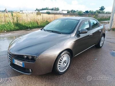 Usata Alfa Romeo 159 Distinctive 149 CV (109 kW) 2006 Grigio Berlina