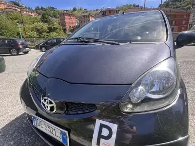 Gebraucht Toyota Aygo 68 PS (50 kW) 2007 Grau Kleinwagen