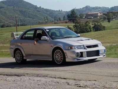 Usata Mitsubishi Lancer 280 CV (205 kW) 1998 Grigio Berlina