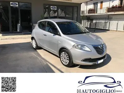 Usata Lancia Ypsilon 95 CV (69 kW) 2015 Grigio Utilitaria