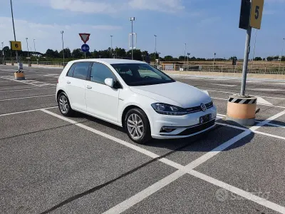 Usata VW Golf VII Executive 130 CV (95 kW) 2019 Bianco Berlina