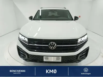 Nuova VW Touareg R-line 286 CV (210 kW) 2026 Bianco SUV