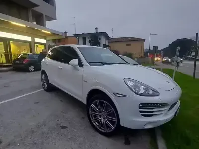 Usata Porsche Cayenne 245 CV (180 kW) 2013 Bianco SUV