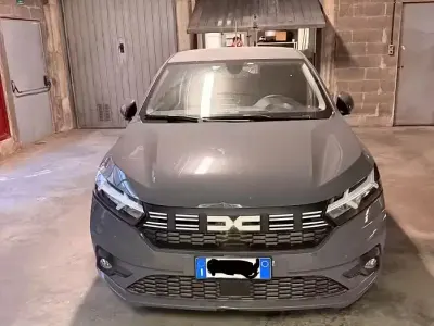 Usata Dacia Sandero Expression 65 CV (47 kW) 2024 Grigio Berlina