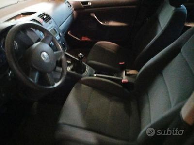 Blu Usata 2005 VW Golf V Berlina | 2800 € (Buon prezzo)