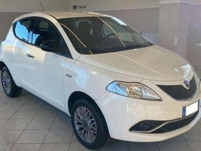 Usata Lancia Ypsilon Gold 86 CV (63 kW) 2013 Bianco Utilitaria