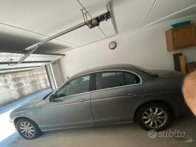 Usata Jaguar S-Type S 238 CV (175 kW) 2002 Grigio Berlina