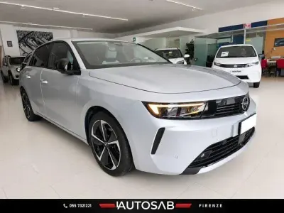Usata Opel Astra Business 131 CV (96 kW) 2023 Argento Utilitaria