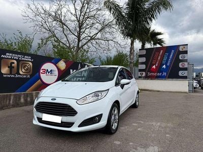 Usata Ford Fiesta 75 CV (55 kW) 2016 Bianco Utilitaria