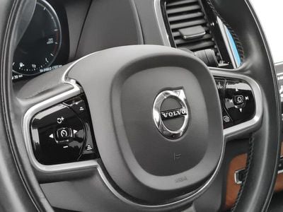 Begagnad Volvo XC90 Inscription 235 HK (172 kW) 2021 Blå SUV