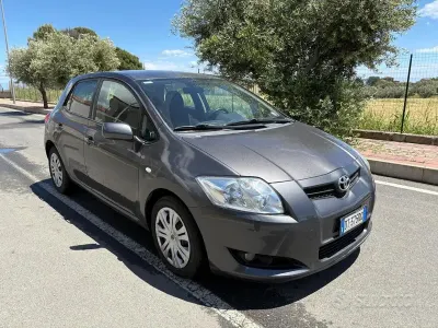 Usata Toyota Auris Sol 90 CV (66 kW) 2009 Grigio Utilitaria